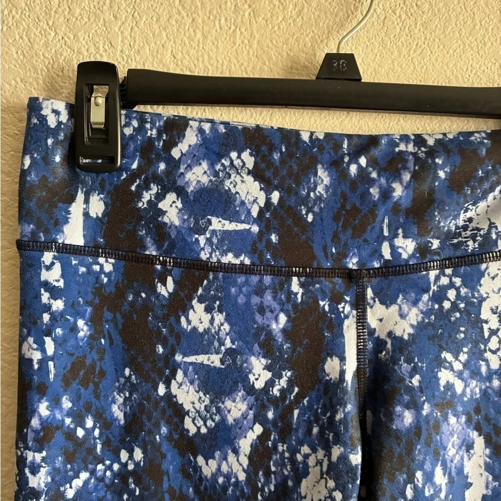Alo Yoga Blue Snake Patterned Leggings M